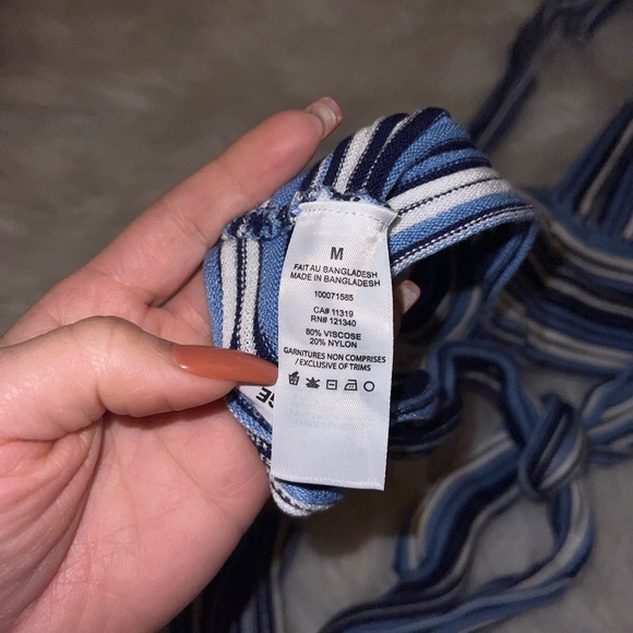 Halter top - Picture 2 of 2